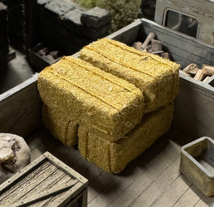 1/35 Scale Hay Bales — 4 Pack