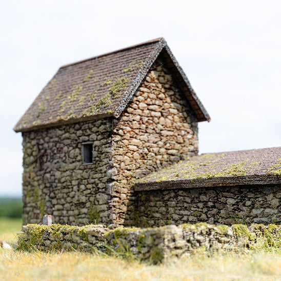 HO 1:87 Scale Stone Barn with Hay Shed and Gated Fence