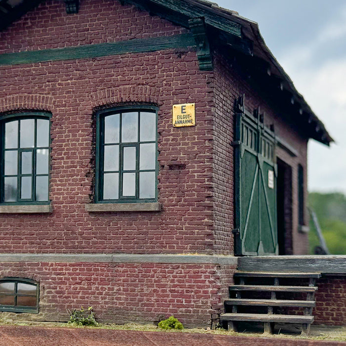 1/35 Scale German Railway Freight Depot