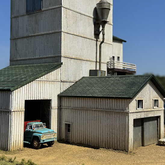 HO 1:87 Grain Tower Operation Craftsman Kit