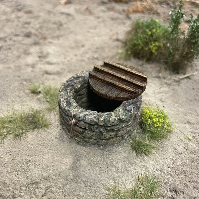 1:35 Scale Old Stone Well Model Kit